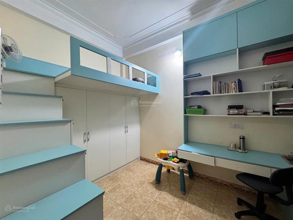 Cho thuê nhà 60m2*4 tầng, nguyên căn ngõ 156 phố lạc trung, hai bà trưng, giá 15 triệu