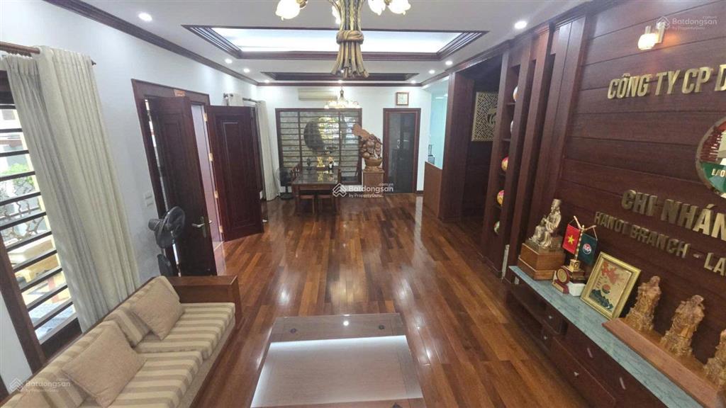Chính chủ cho thuê nhà 240m2, 2 tầng, dịch vọng hậu, cầu giấy, giá 40 triệu.