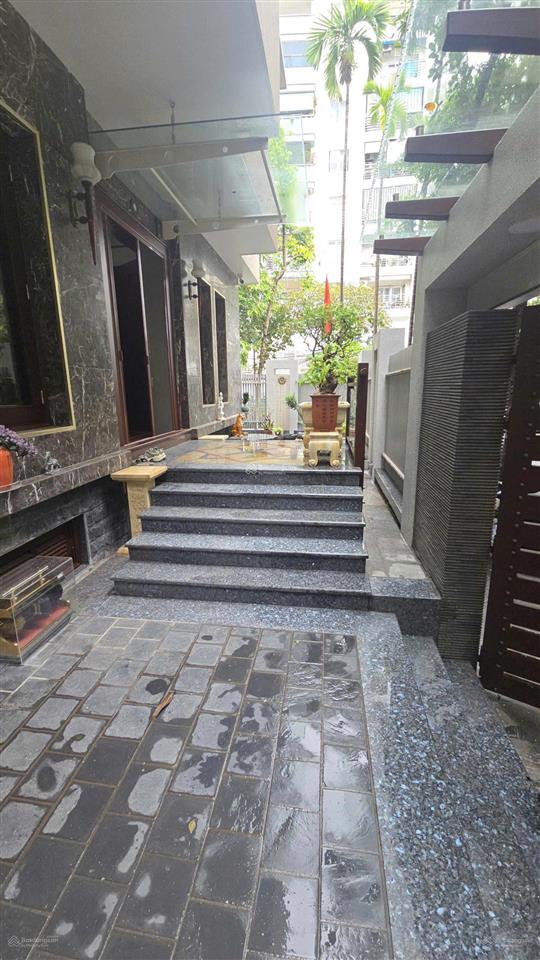 Chính chủ cho thuê nhà 240m2, 2 tầng, dịch vọng hậu, cầu giấy, giá 40 triệu.