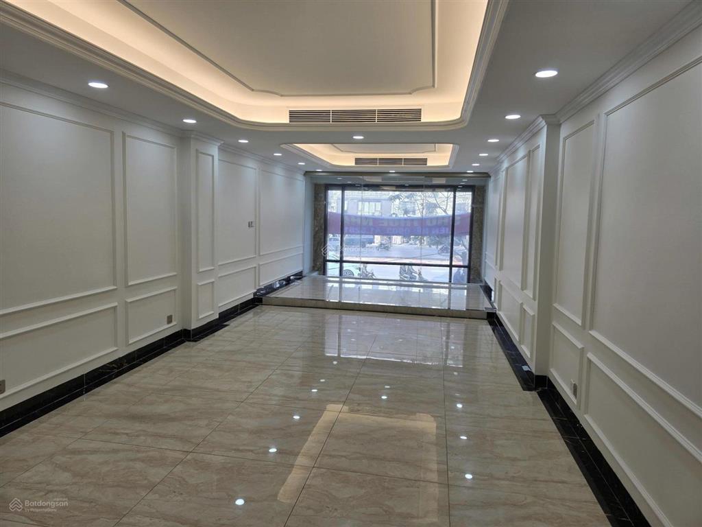 Cho thuê tòa nhà mặt phố lê văn hưu  70 tr/tháng