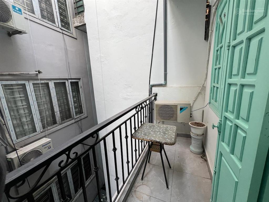 Có 1 0 2 bán nhà phố nguyễn phúc lai, ngõ 3 gác phi, 1 ngoặt ra oto,ngõ thông , 45m*4tầng , 13tỷ