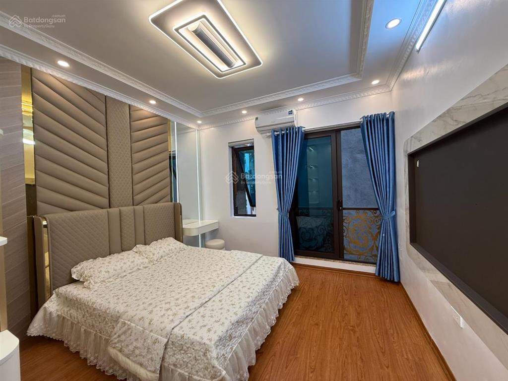 Siêu phẩm bán nhà hào nam, thang máy, tặng full nội thất cao cấp, 2 thoáng trước sau, 33m*6tầng