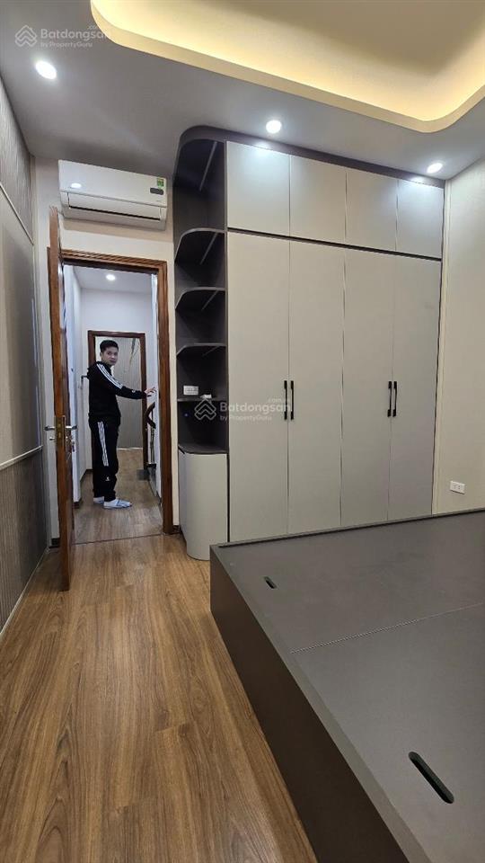 Hiếm! nhà đẹp đội cấn, 1 bước ra hồ hữu tiếp, ngõ nông , 15m ra mặt phố, oto , 35m*4tầng, 11tỷ400