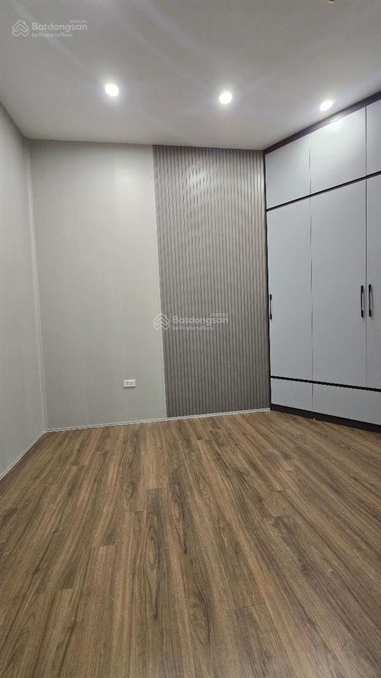 Hiếm! nhà đẹp đội cấn, 1 bước ra hồ hữu tiếp, ngõ nông , 15m ra mặt phố, oto , 35m*4tầng, 11tỷ400