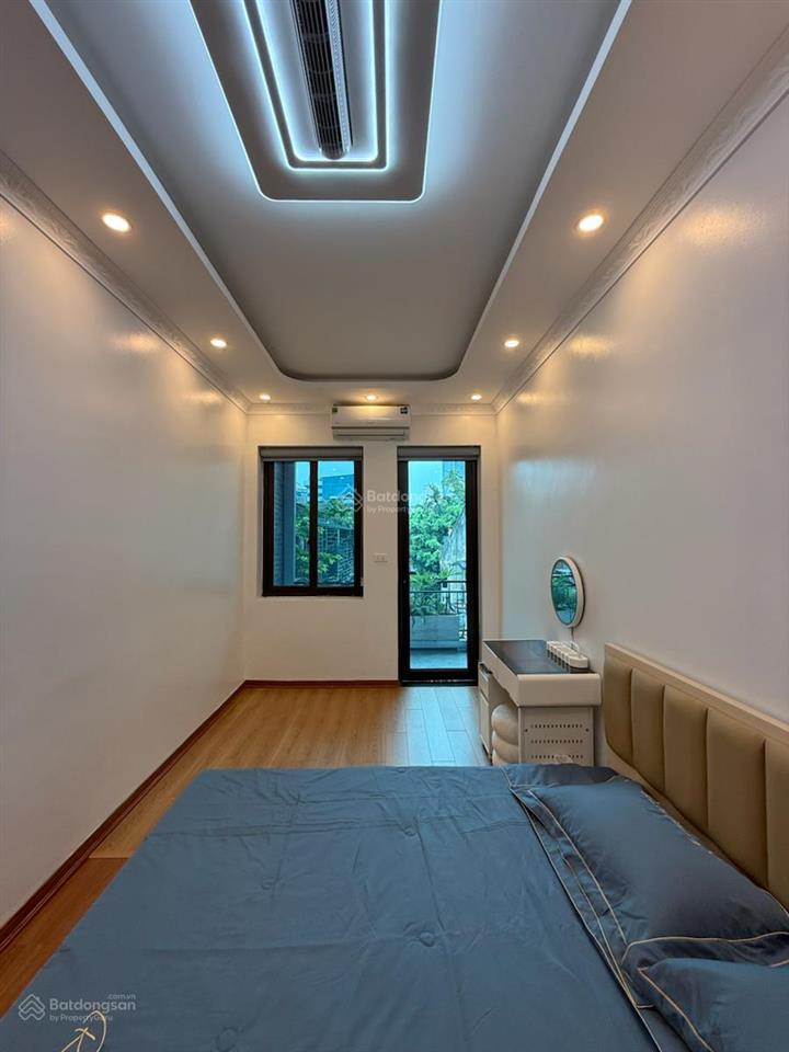 Hiếm! bán nhà đẹp phố thịnh quang, ngõ thông, nông, rộng , 30m ra oto, tặng full nội thất,35m*5tầng
