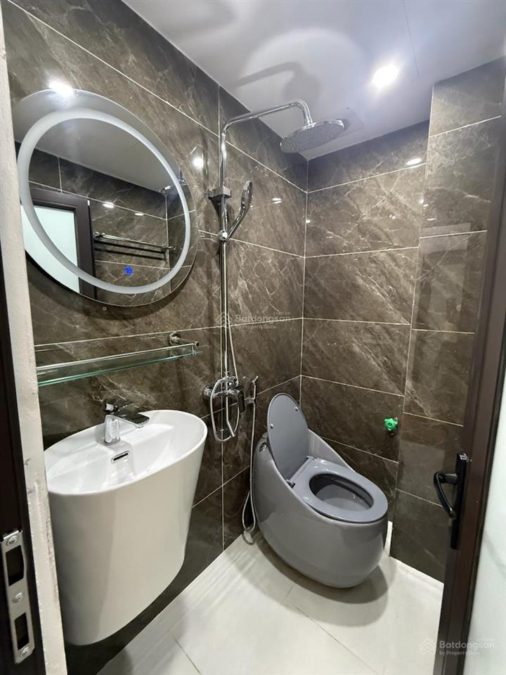 Hiếm! bán nhà đẹp phố thịnh quang, ngõ thông, nông, rộng , 30m ra oto, tặng full nội thất,35m*5tầng