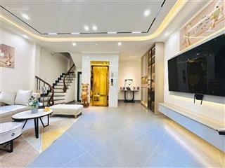 Gấp! nhà trần hữu tước, ô tô đỗ cửa, view hồ, thang máy, kinh doanh, không quy hoạch 39m2*7t.