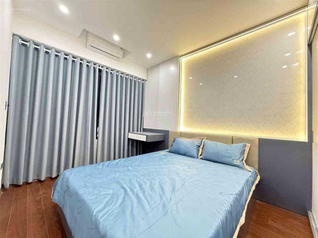 Bán nhà phố triều khúc 40m2, 5t, 6 pn, nhà mới, full nội thất, 15m ra ô tô tránh, chỉ 8,6 tỷ
