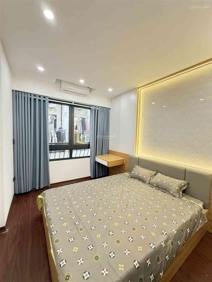 Bán nhà phố triều khúc 40m2, 5t, 6 pn, nhà mới, full nội thất, 15m ra ô tô tránh, chỉ 8,6 tỷ