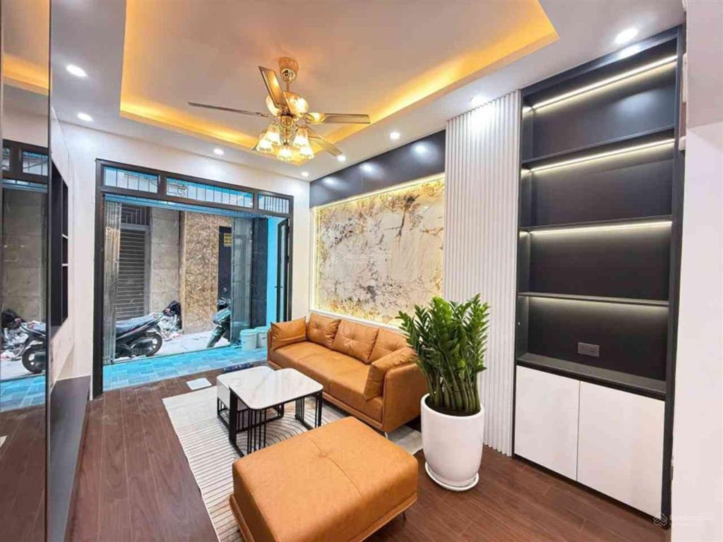 Bán nhà phố triều khúc 40m2, 5t, 6 pn, nhà mới, full nội thất, 15m ra ô tô tránh, chỉ 8,6 tỷ