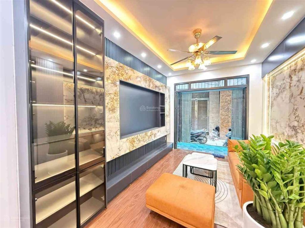 Bán nhà phố triều khúc 40m2, 5t, 6 pn, nhà mới, full nội thất, 15m ra ô tô tránh, chỉ 8,6 tỷ