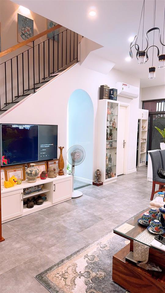 Chuyển nhượng căn nhà phố trong lavidahướng đông namthoáng mátphong thủy tốtfull nội thất xịn