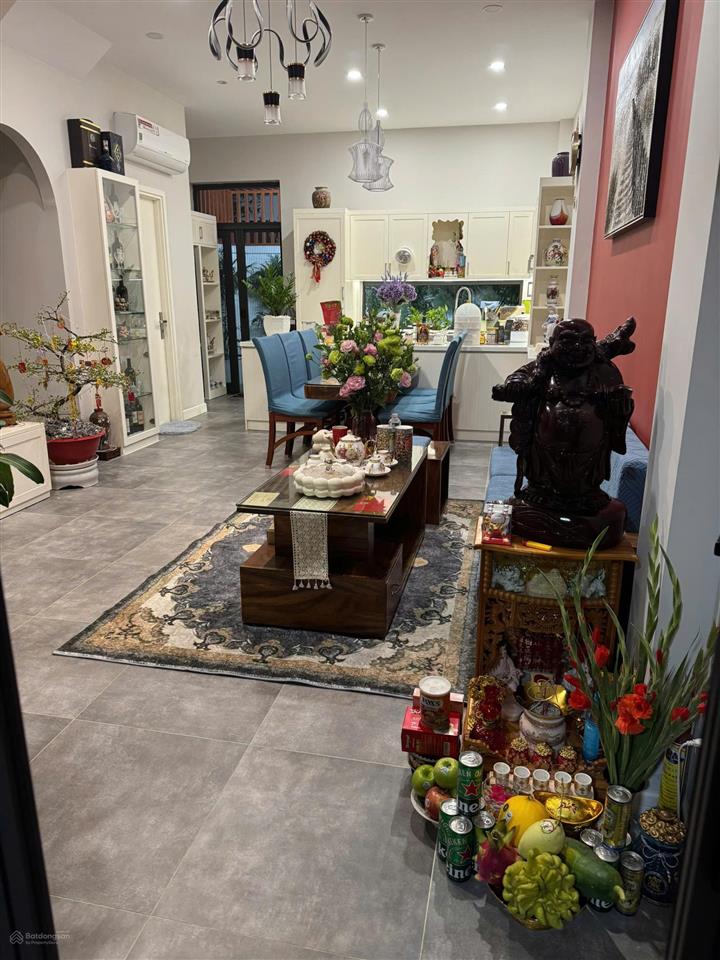 Chuyển nhượng căn nhà phố trong lavidahướng đông namthoáng mátphong thủy tốtfull nội thất xịn