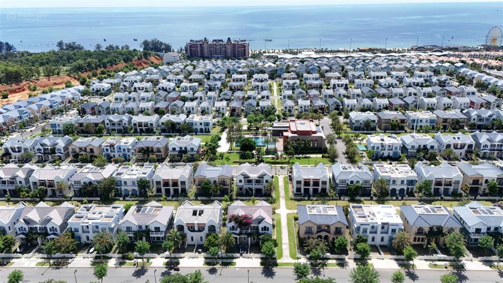 Chuyển nhượng novaworld pt  nhà phố 6x20 giá 3.2 tỷ, biệt thự 8x20 giá 4.2 tỷ, 10x20 giá 4.75 tỷ