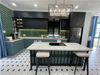 Chuyển nhượng biệt thự full nội thất 4pn cao cấp gần clubhouse giá chỉ 5.8 tỷ bao thuế phí