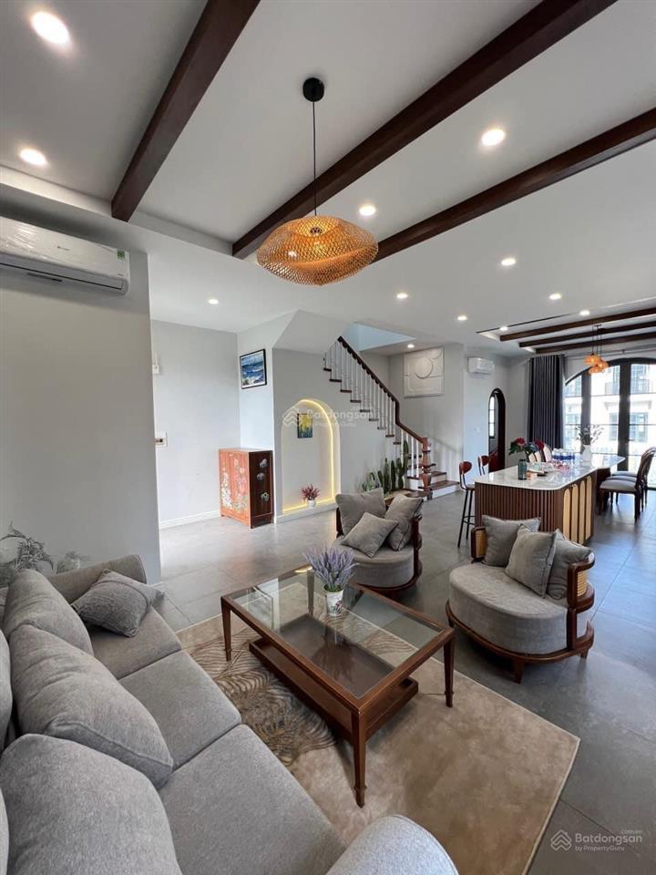 Cắt lỗ sâu + tặng nội thất biệt thự 200m2 hướng đông nam đường lớn 16m giá 6.2 tỷ rẻ nhất novaworld