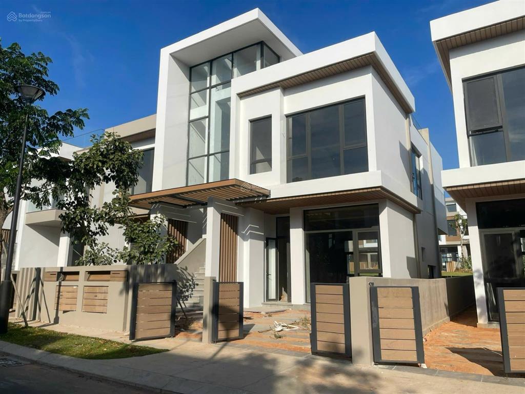 Cắt lỗ sâu giá gốc 9,4 tỷ nay bán 5,7 tỷ biệt thự view trực diện biển và sân golf cạnh clubhouse