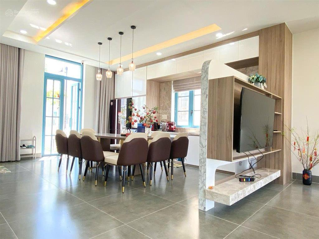 Chỉ 5.25 tỷ sở hữu biệt thự song lập full nội thất cao cấp nằm ngay dãy clubhouse khu 1.3 rất đẹp