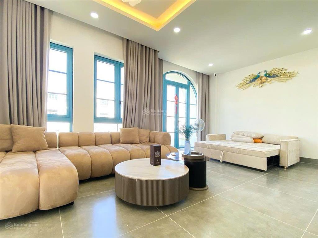 Chỉ 5.25 tỷ sở hữu biệt thự song lập full nội thất cao cấp nằm ngay dãy clubhouse khu 1.3 rất đẹp
