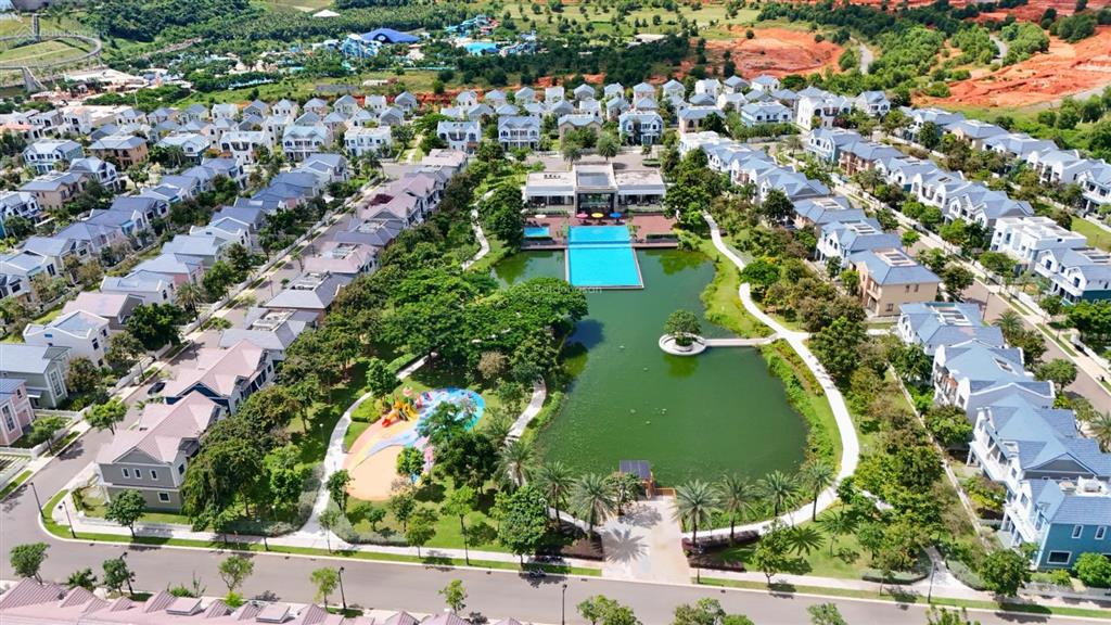 Giá giảm sâu biệt thự đơn lập 200m² nằm gần hồ bơi giá chỉ 5.4 tỷ bao hết thuế phí + 5% ra sổ