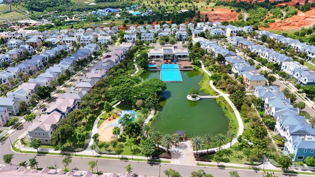 Cực hot! biệt thự full nội thất 4 phòng ngủ ngay dãy clubhouse hồ bơi giá chỉ 5.4 tỷ cần bán nhanh