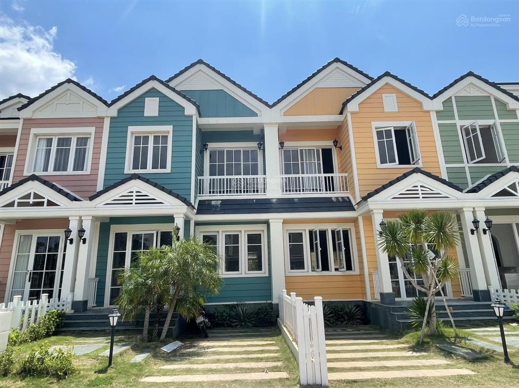 Kẹt tiền bán cắt lỗ sâu nhà phố nằm gần hồ cảnh quan chỉ 2.5 tỷ bao thuế phí rẻ nhất novaworld