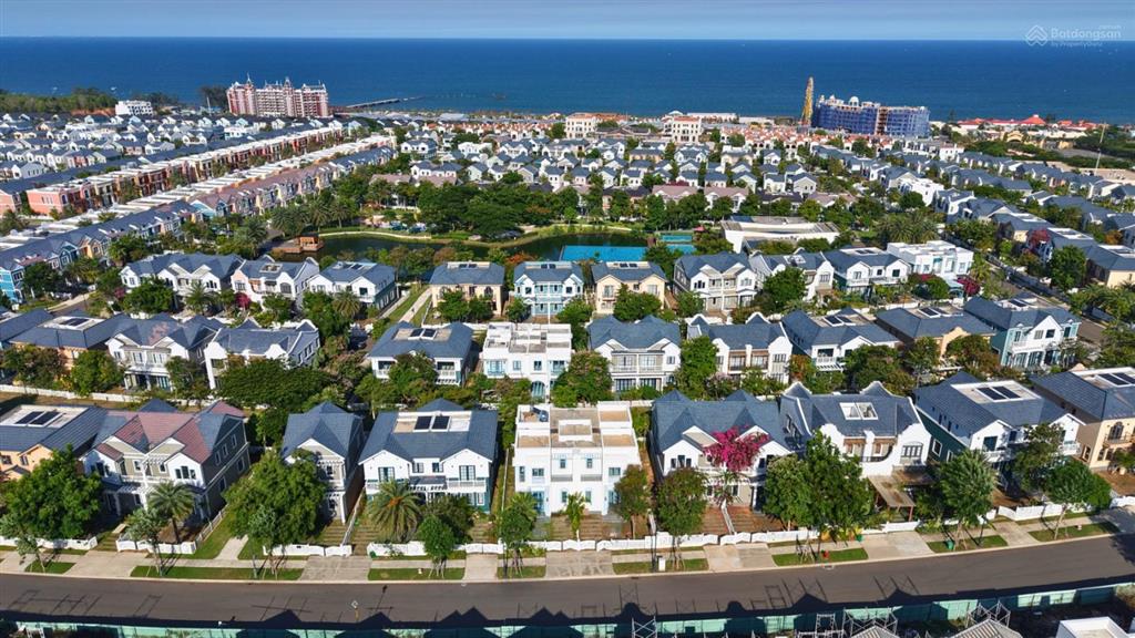 Cắt lỗ bán nhanh biệt thự song lập 8x20m full nội thất 3pn + 4 giường giá chỉ 5.2 tỷ gần clubhouse