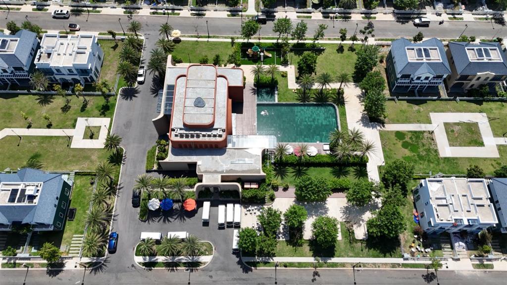 Cắt lỗ bán nhanh biệt thự song lập 8x20m full nội thất 3pn + 4 giường giá chỉ 5.2 tỷ gần clubhouse
