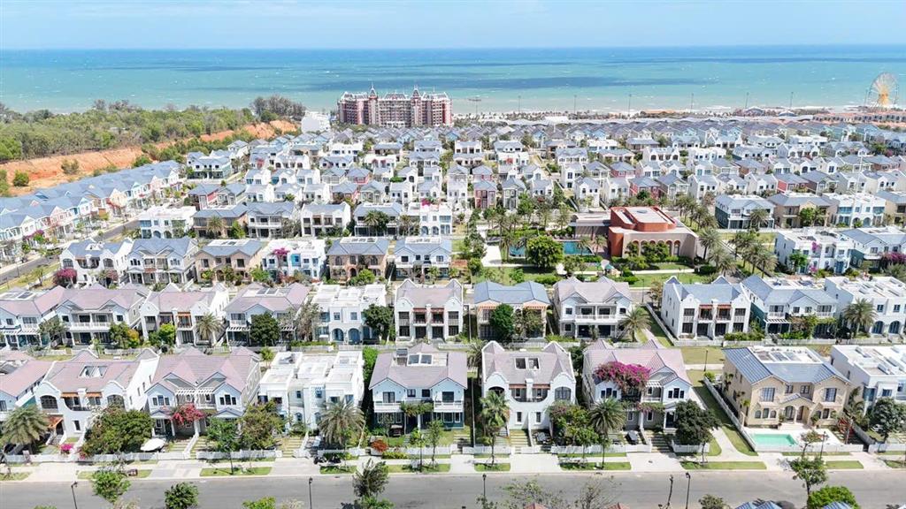 Căn nhà phố nhà sẵn giá hời novaworld phan thiết giá chỉ 2.99 tỷ cần bán nhanh bao thuế phí