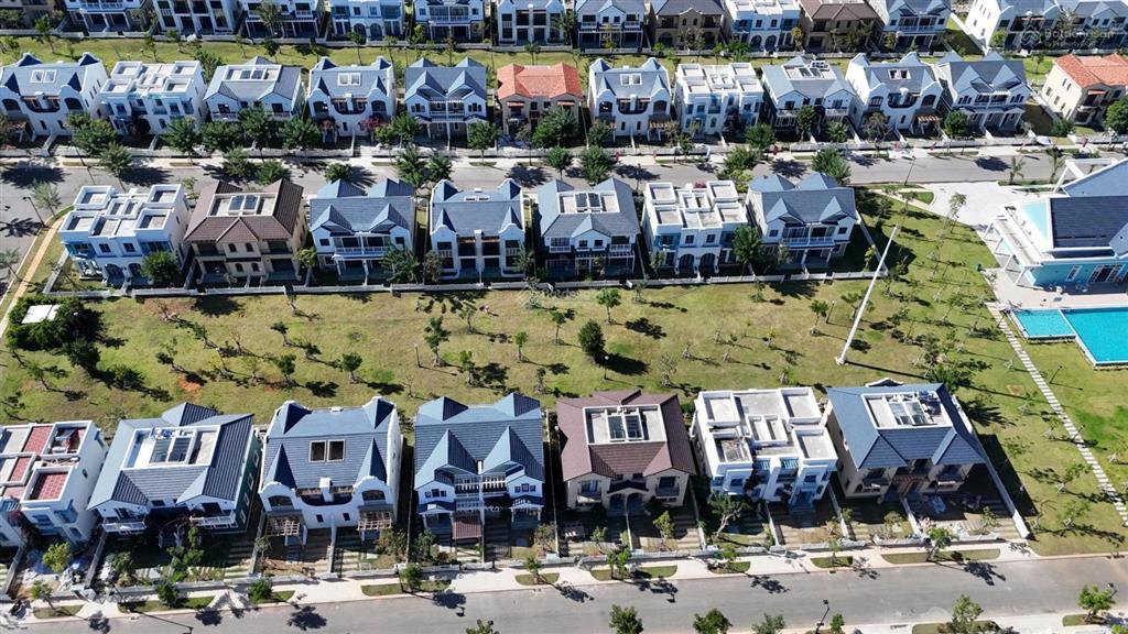 Cắt lỗ sâu biệt thự nằm ngay hồ cảnh quan đẹp novaworld phan thiết chỉ 5.3 tỷ bao thuế phí