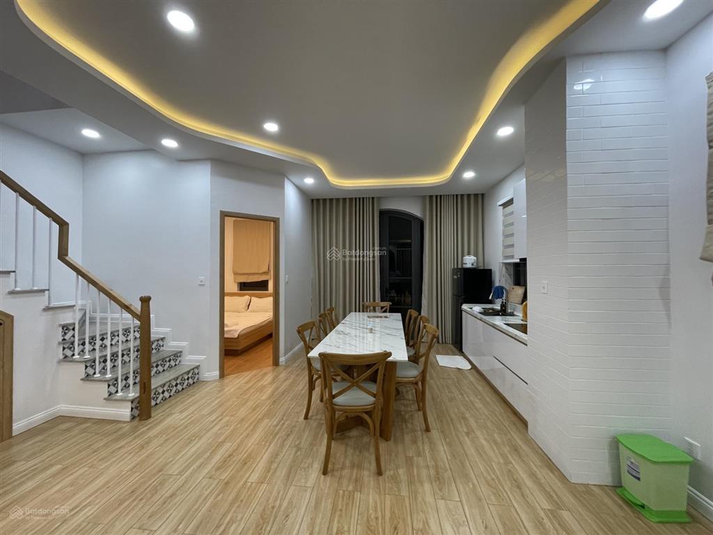 Cực hot! chỉ 6 tỷ bán ngay biệt thự 10x20m + tặng full nội thất 4 phòng ngủ nằm ngay hồ, clubhouse