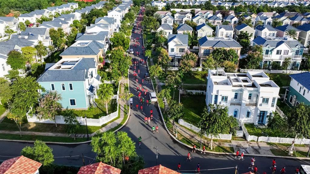 Bán biệt thự song lập 8x20m hướng đông nam ngay đường 16m giá chỉ 4,2 tỷ bao thuế phí và 5% ra sổ