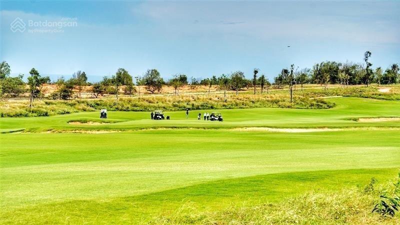 Gía giá hời khu golf, biệt thự golf 300m2 view bao trọn sân golf và view biển cắt lỗ sâu chỉ 9.6 tỷ