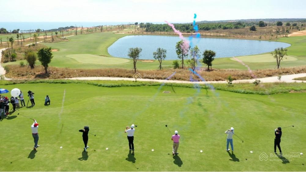 Gía giá hời khu golf, biệt thự golf 300m2 view bao trọn sân golf và view biển cắt lỗ sâu chỉ 9.6 tỷ