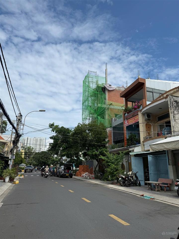 Bán gấp nhà mặt tiền đường số tân quy quận 7