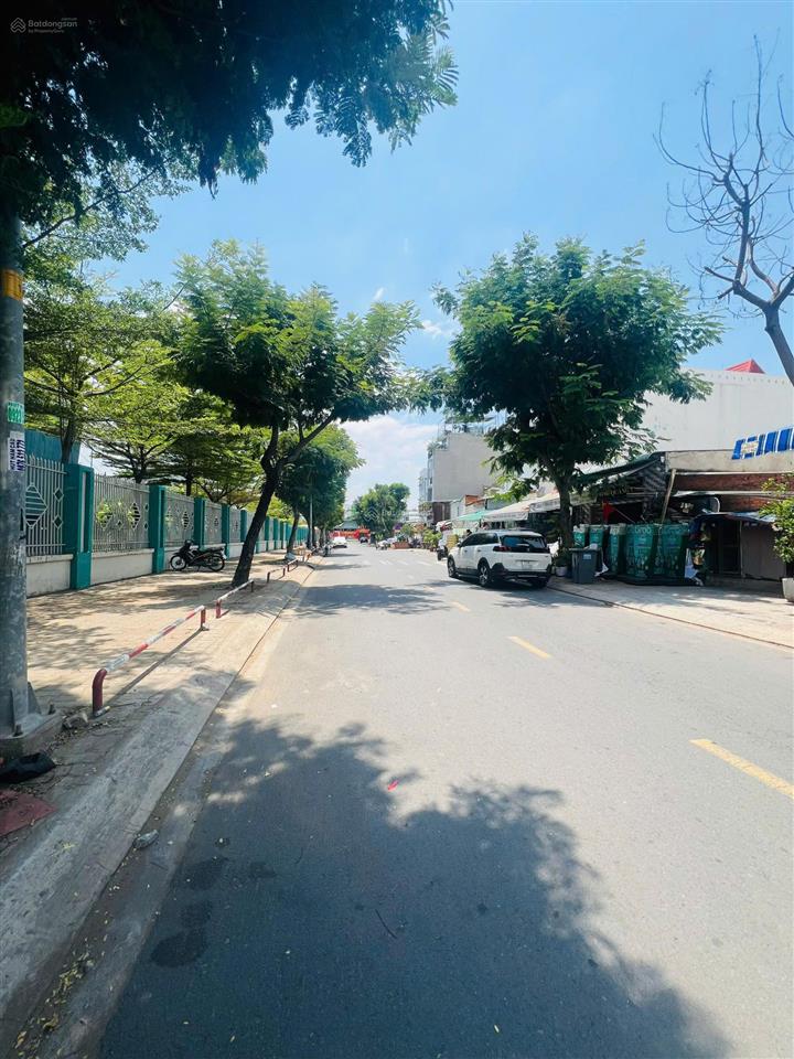 Bán đất mặt tiền 15m ngay trường tiểu học phú thuận quận 7