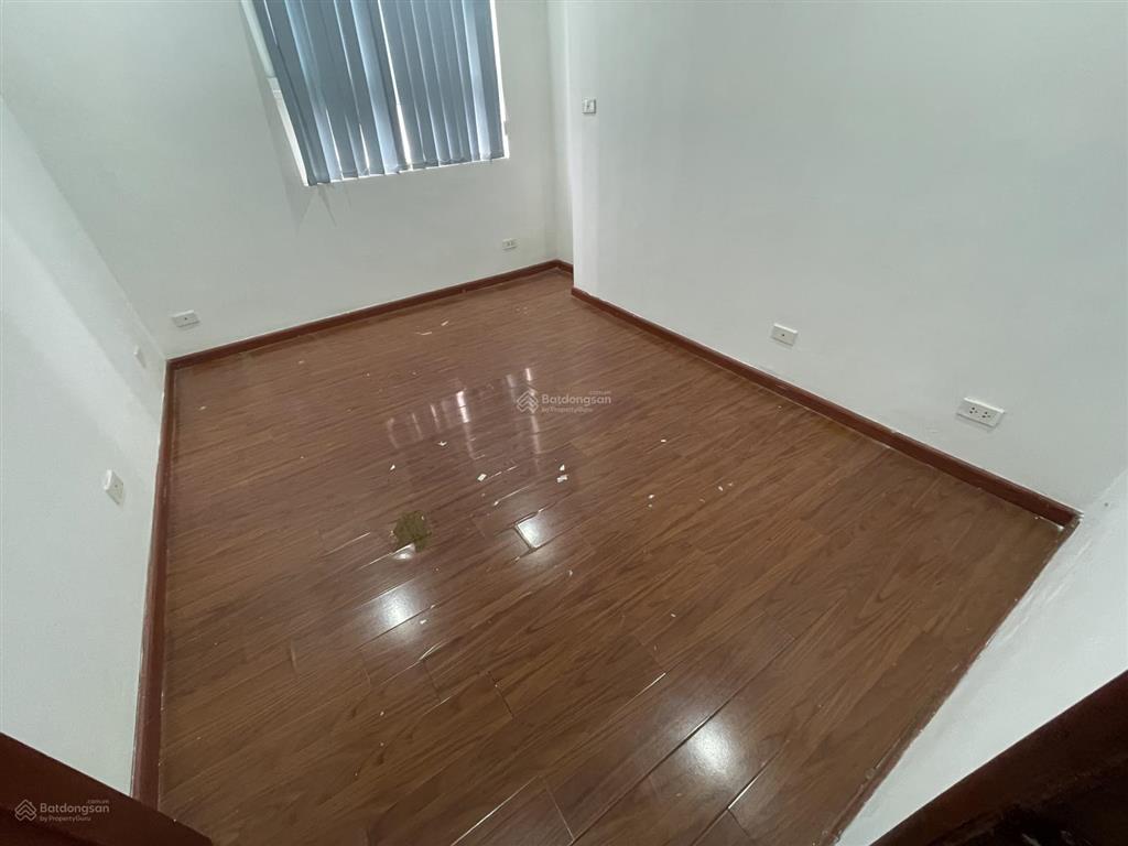 Hot! cho thuê căn hộ golden land nguyễn trãi 132m2, 3 phòng ngủ, đồ cơ bản, giá chỉ 15 triệu/tháng