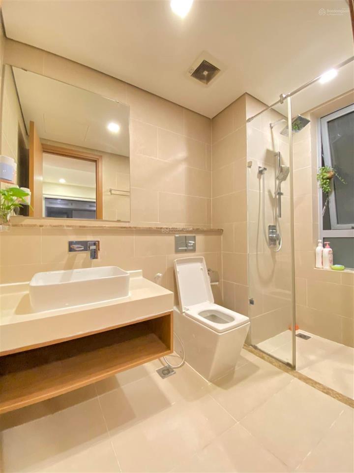 Cho thuê gấp căn góc rivera park sg dt 50m2, 2pn. view đẹp giá 10tr/th  0937 349 ***