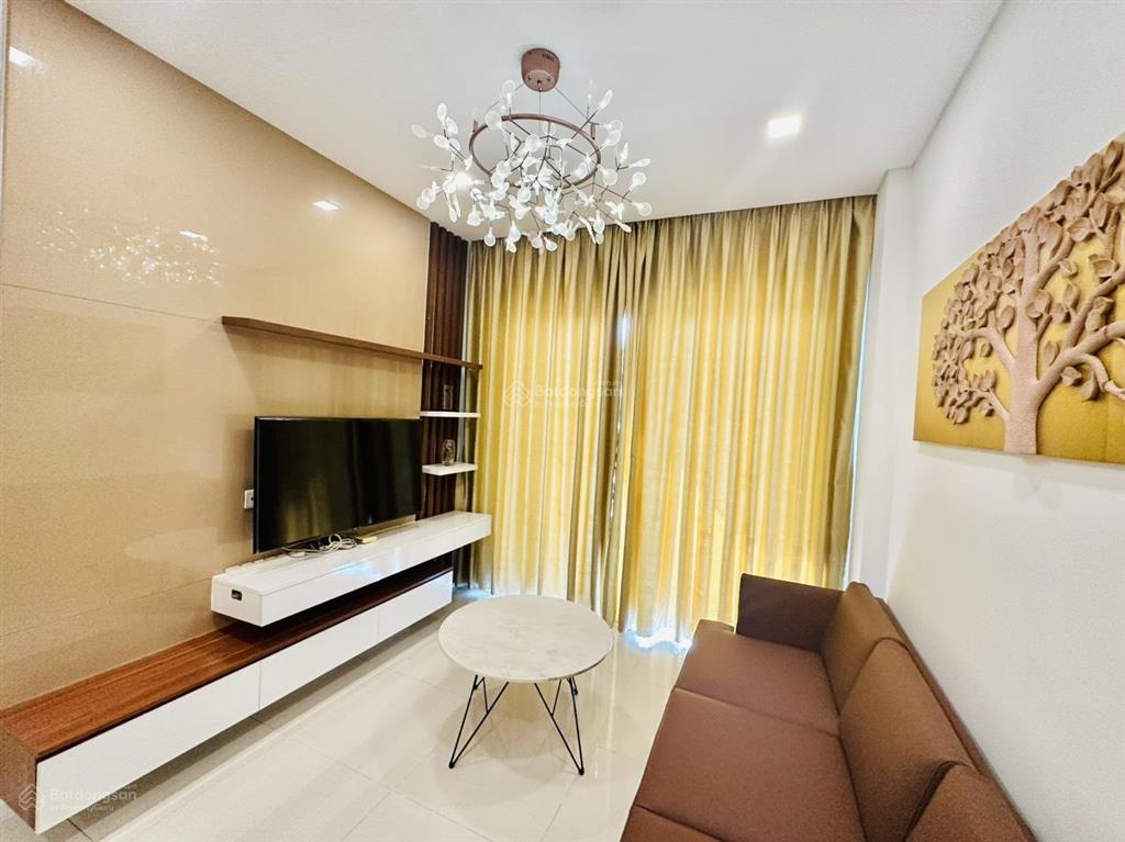 Cho thuê gấp căn góc rivera park sg dt 50m2, 2pn. view đẹp giá 10tr/th  0937 349 ***