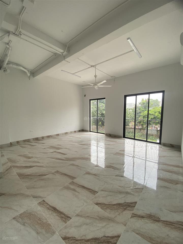 Cho thuê văn phòng 92m2 tại the manor central park, giá siêu hời 200 nghìn / m2/th
