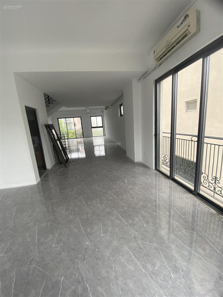 Cho thuê văn phòng 92m2 tại the manor central park, giá siêu hời 200 nghìn / m2/th