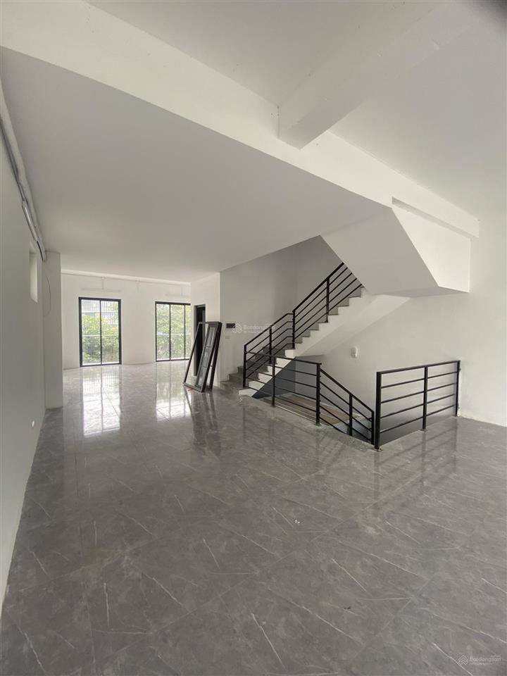 Cho thuê văn phòng 92m2 tại the manor central park, giá siêu hời 200 nghìn / m2/th