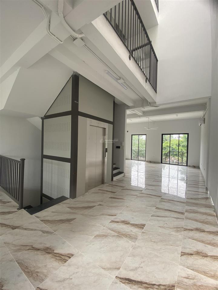 Cho thuê văn phòng 92m2 tại the manor central park, giá siêu hời 200 nghìn / m2/th
