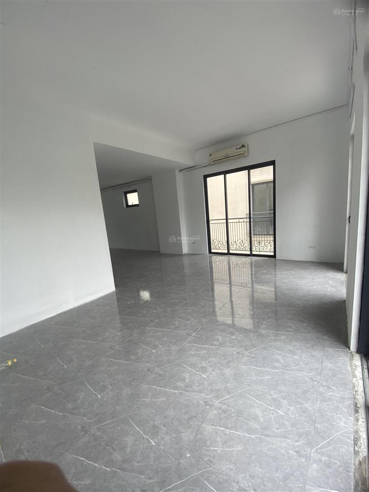 Cho thuê văn phòng 92m2 tại the manor central park, giá siêu hời 200 nghìn / m2/th