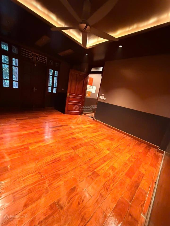 Cho thuê văn phòng mặt đường 19/5, khu đô thị mới văn quán, 5 triệu vnd, 35 m2. lô góc view thoáng