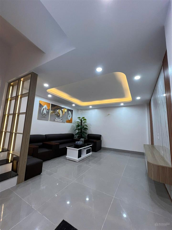 Bán nhà riêng 4 tầng gần cây xăng đông mỹ  40m2 ô tô đỗ cửa