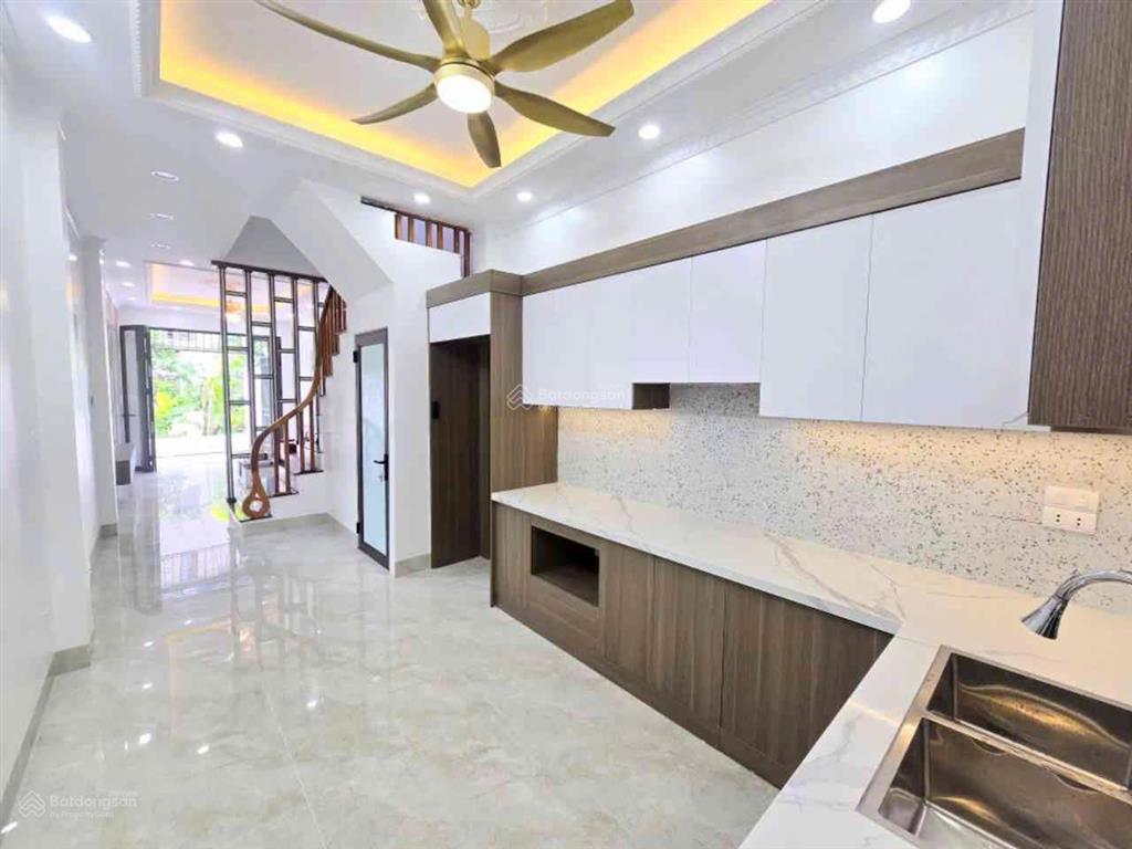 Bán nhà riêng 4 tầng gần cây xăng đông mỹ  46m2  5,6 tỷ