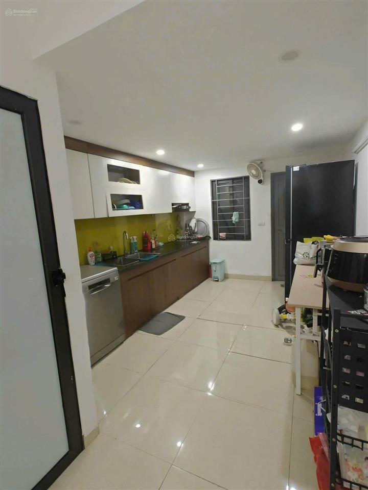 Bán nhà riêng tại ngọc hồi, 42m2  4 tầng  5,6 tỷ gần bến xe nước ngầm