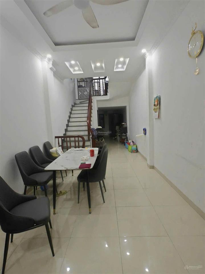 Bán nhà riêng tại ngọc hồi, 42m2  4 tầng  5,6 tỷ gần bến xe nước ngầm