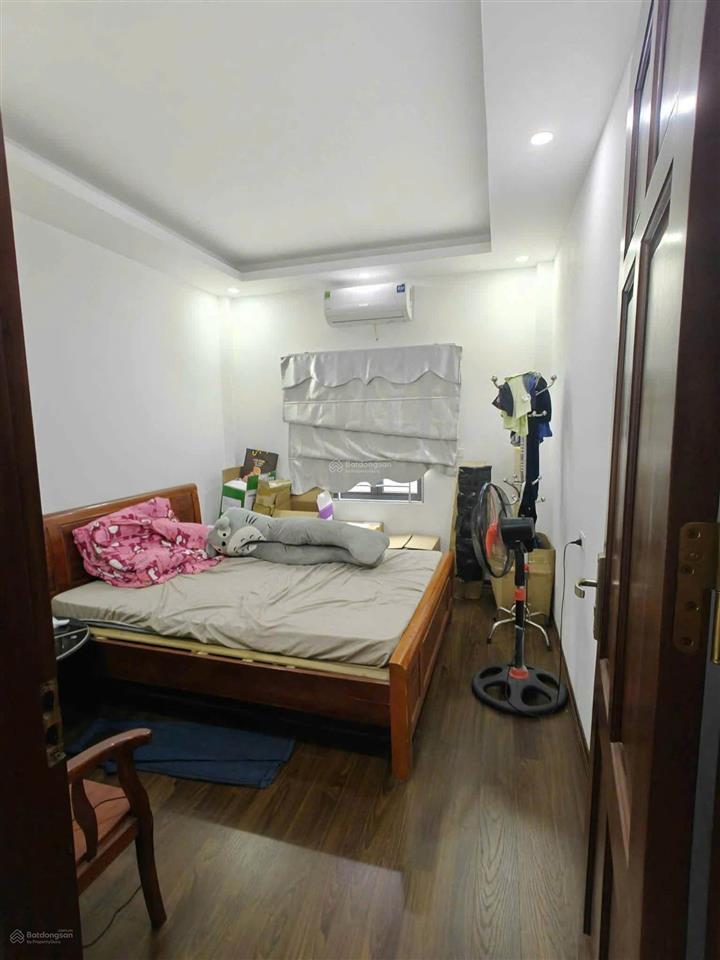 Bán nhà riêng tại ngọc hồi, 42m2  4 tầng  5,6 tỷ gần bến xe nước ngầm
